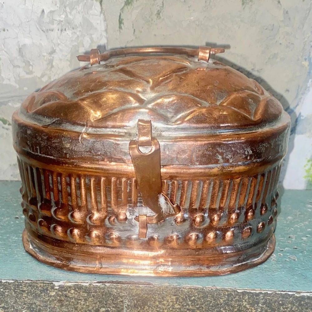 Vintage copper Metals blend Box, Poo pourri fragrance, Incense, Mothballs.